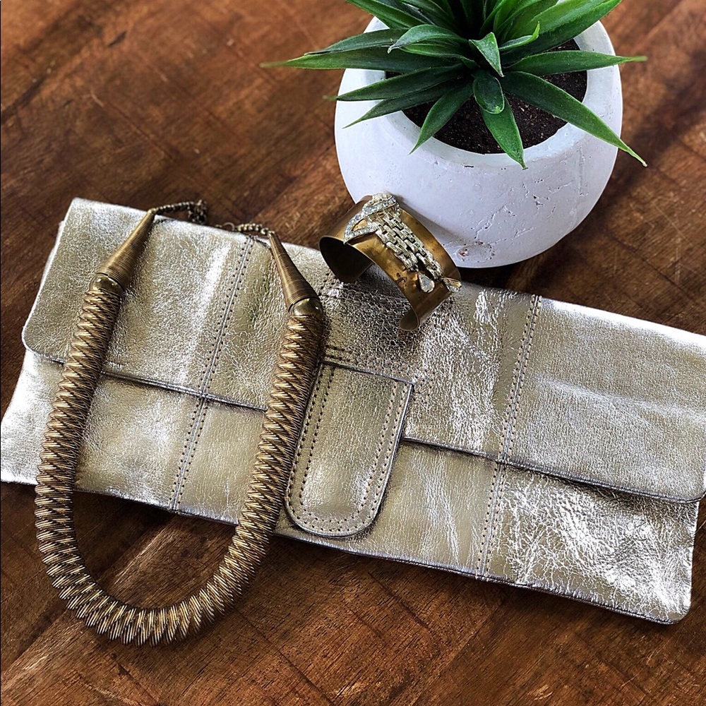 Stay Golden! 3-piece set: Clutch, necklace, cuff!